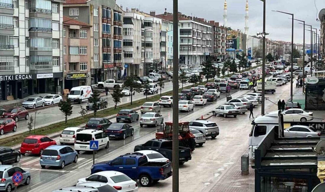 Kulu ilçesinde Ramazan Bayramı nedeniyle araç trafiğinde artış görüldü. Bayram