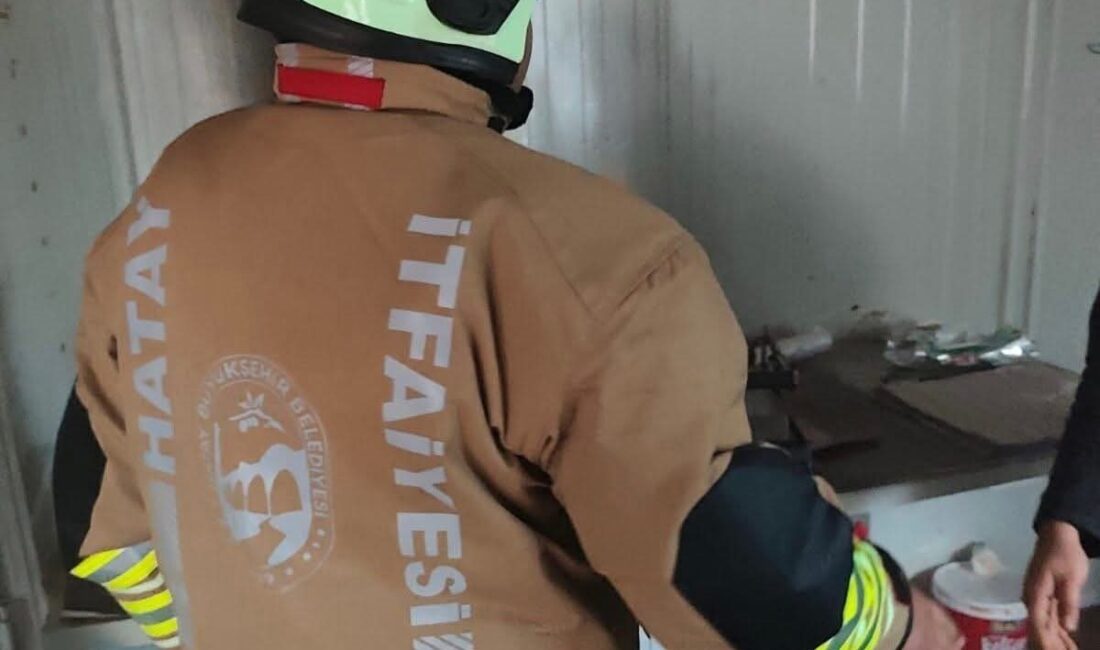 Kumlu ilçesinde meydana gelen ev yangını hızlı bir şekilde kontrol