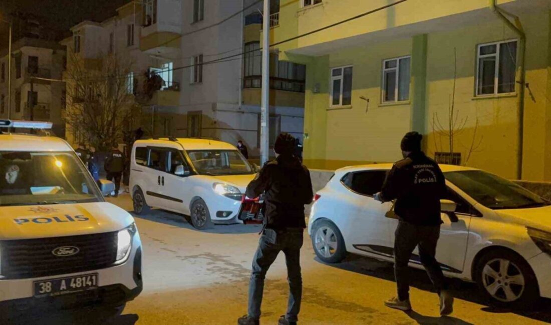 Melikgazi ilçesinde, iddiaya göre alacak verecek meselesi yüzünden anlaşmazlık yaşayan