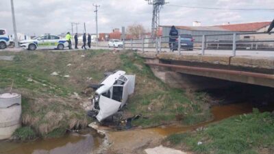 Tavşanlı ilçesinde meydana gelen trafik kazasında 3 kişi yaralandı. Kaza,