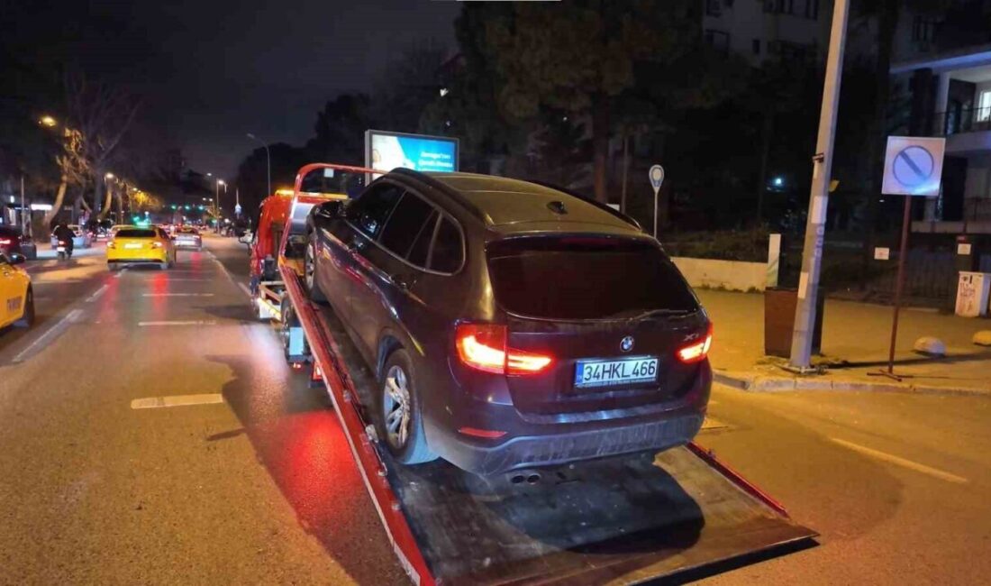 Kadıköy ilçesinde sahil yolunda makas atarken yakalanan sürücü, sadece hız