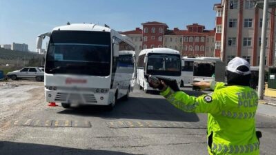 Manisa’da trafik ekipleri tarafından gerçekleştirilen özel denetimde 580 aracın kontrol