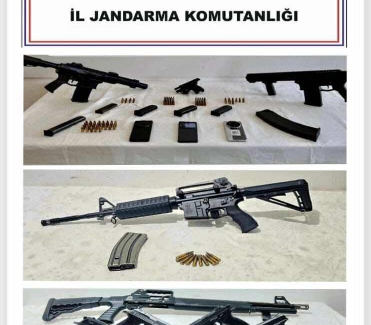 Mardin ilinde jandarma ekipleri, yasadışı silah satışı gerçekleştirdiği belirlenen şüphelilere