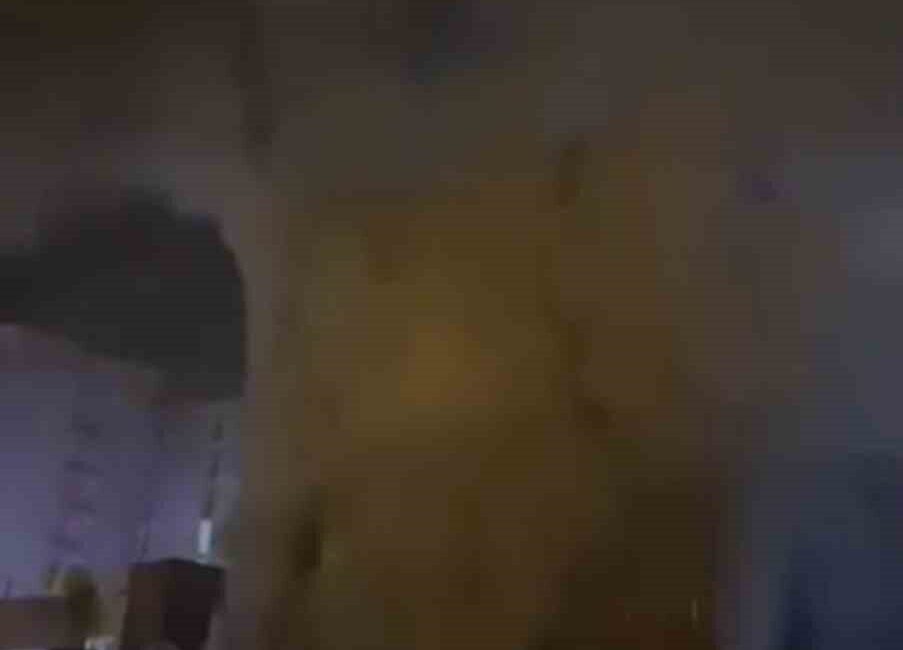 Mardin’in Kızıltepe ilçesinde bulunan bir mobilya döşemecisinde çıkan yangın, itfaiye