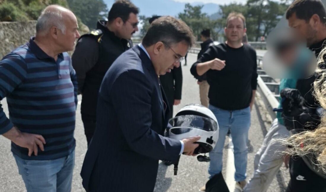 Motosiklet sürücüsü, Marmaris-Muğla yolu üzerindeki virajlarda seyir halindeyken önündeki araca
