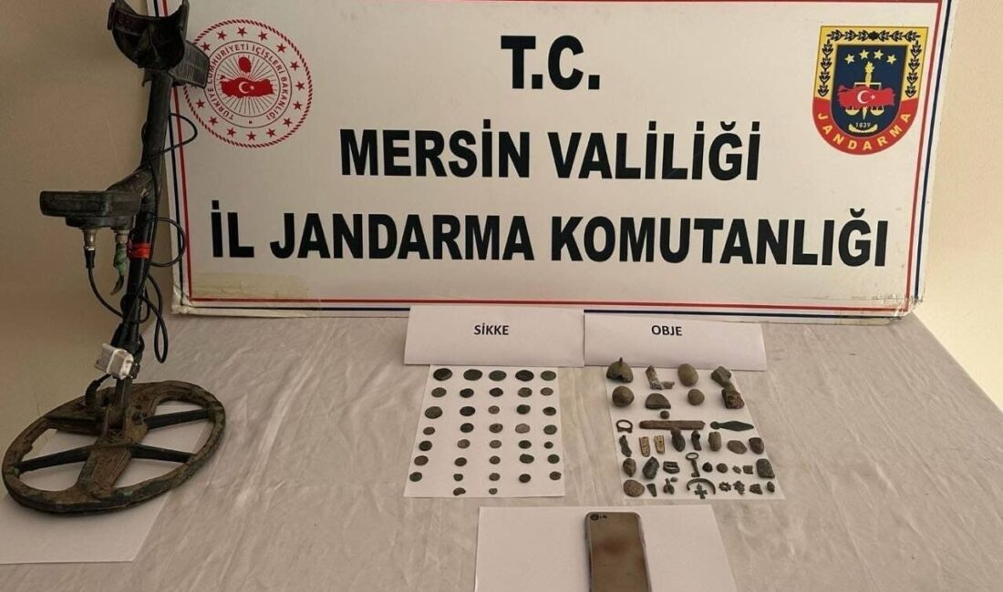 Mersin’de kaçak kazı yapanlara yönelik Jandarma ekipleri tarafından gerçekleştirilen operasyonda