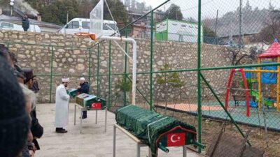 Anamur ilçesinde meydana gelen bir kaza sonucunda ölen üç kişi,