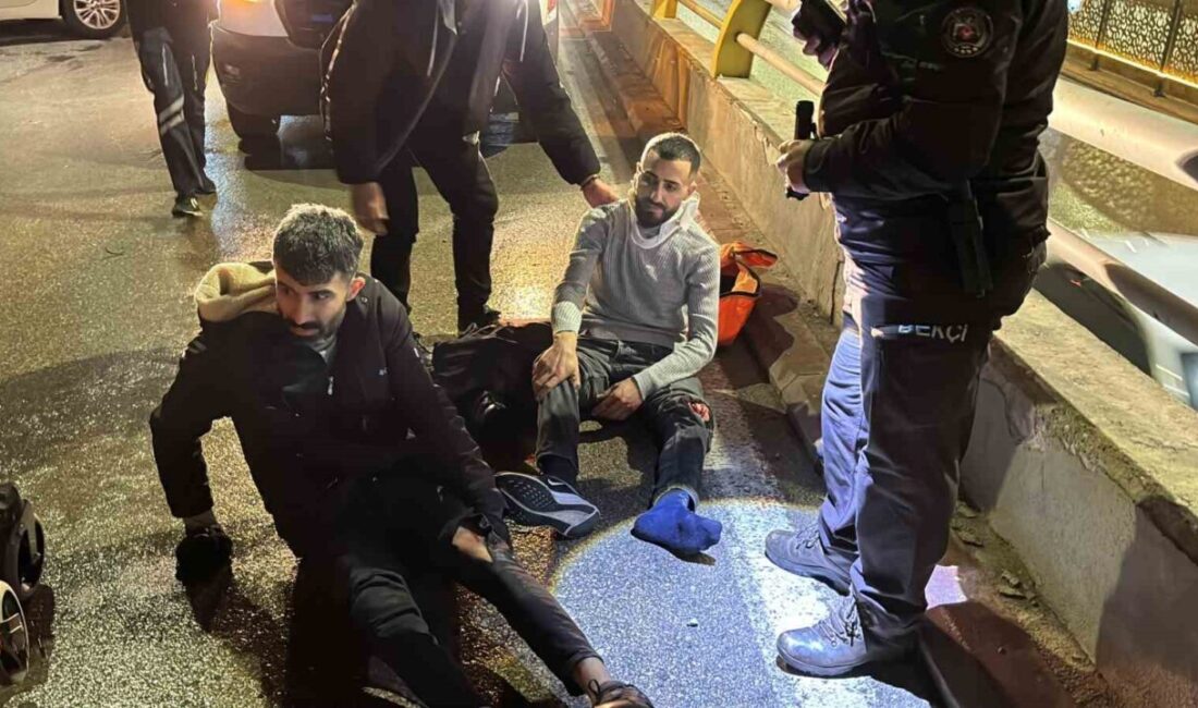 Aksaray’da meydana gelen trafik kazasında motosikletin otomobile çarpması sonucu sürücüyle