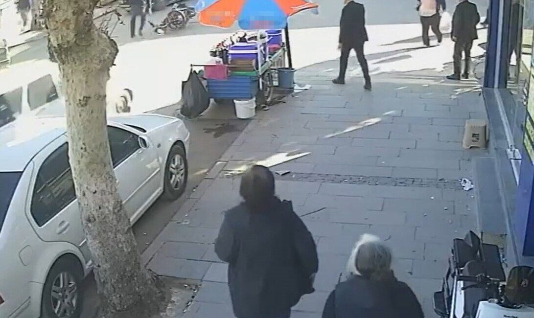 Adana’nın Kozan ilçesinde meydana gelen bir trafik kazasında motosiklet sürücüsü