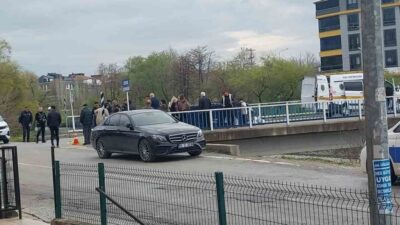 Balıkesir’in Edremit ilçesinde bir motosiklet sürücüsü, seyir halindeyken aniden kalp