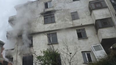 Mudanya ilçesindeki terkedilmiş bir apartmanda meydana gelen yangın, çevrede endişe