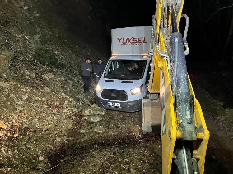 Hatay’da il dışından beyaz eşya taşımacılığı yapan 3 firma çalışanı,
