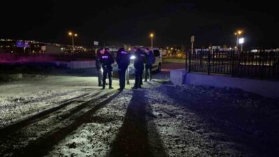 Çorum’da kimliği henüz belirlenemeyen saldırganlar tarafından darp edilip ardından ateşli