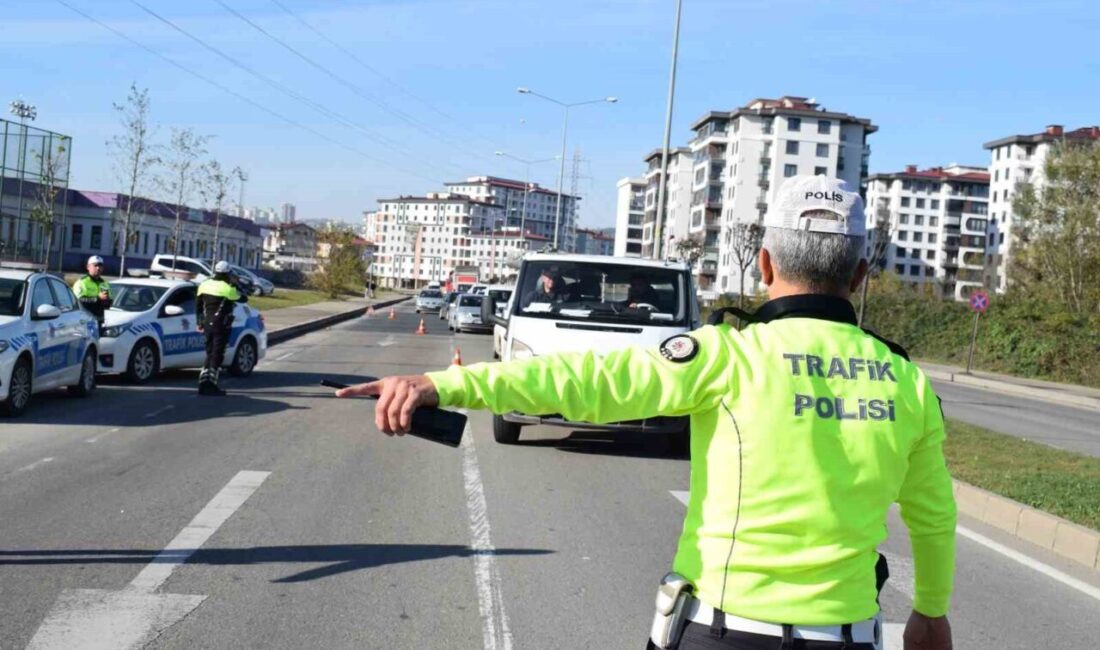 Ordu ilinde polis ekipleri tarafından trafik kazalarını azaltmaya yönelik gerçekleştirilen