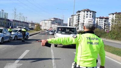 Ordu ilinde polis ekipleri tarafından trafik kazalarını azaltmaya yönelik gerçekleştirilen