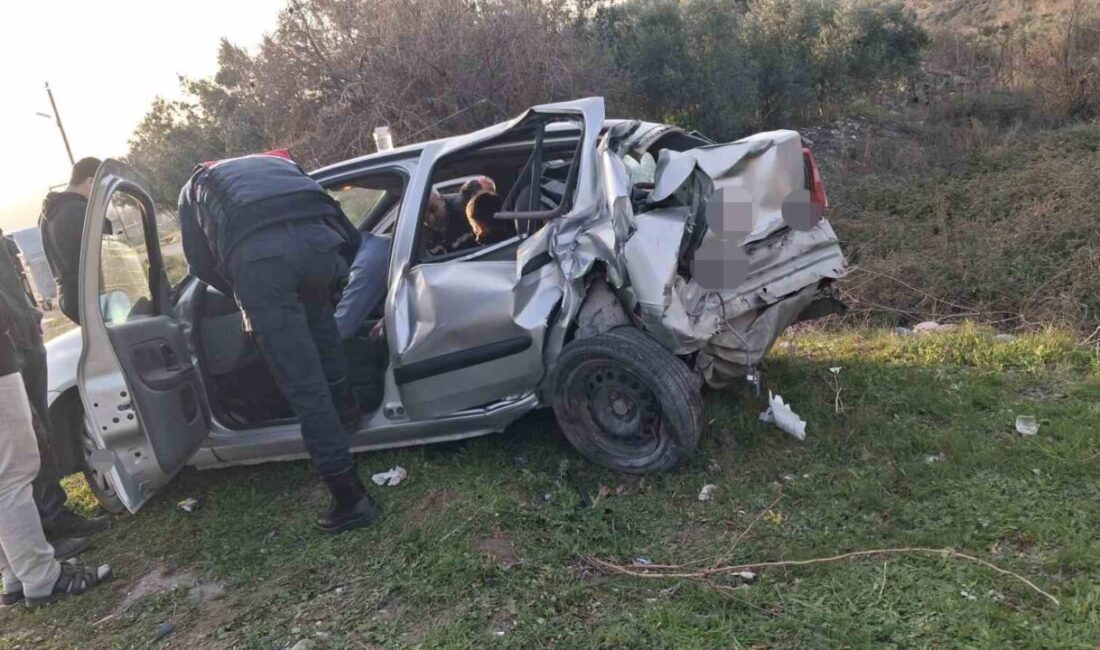 Düziçi ilçesinde meydana gelen trafik kazasında, bir minibüs ile bir
