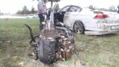 Konya’nın Beyşehir ilçesinde bir otomobilin kontrolünden çıkarak kavşakta devrilmesi sonucu
