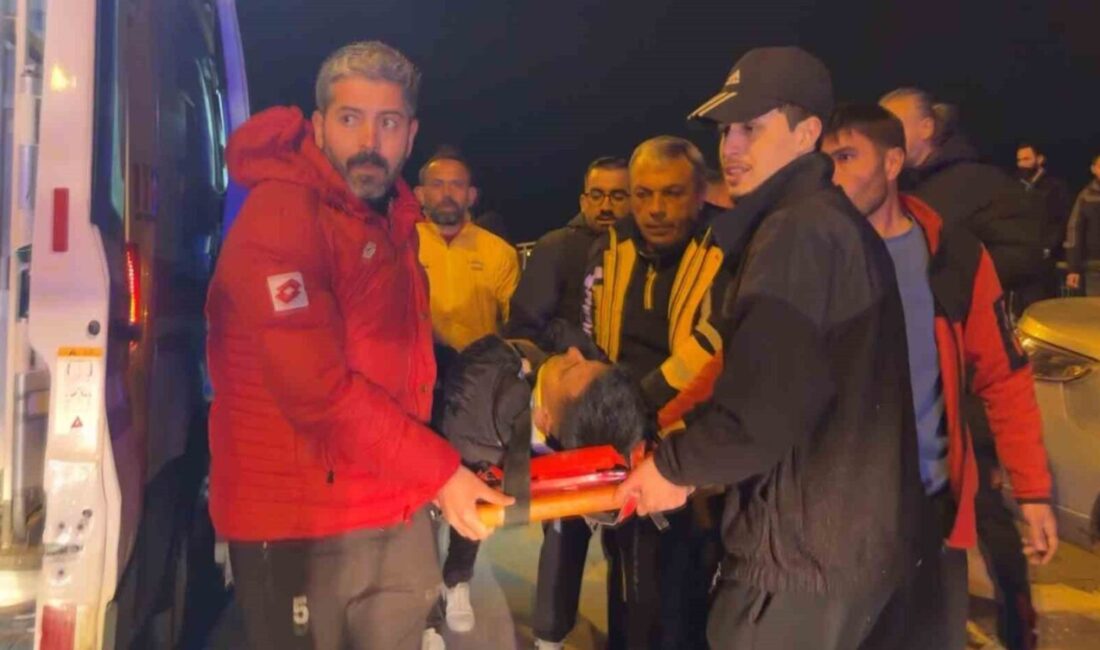 Aksaray’da bir otomobil sürücüsü direksiyon kontrolünü yitirdi ve aracı önce