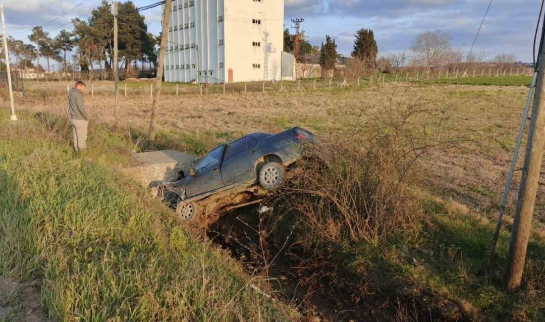 Samsun’un Bafra ilçesinde meydana gelen bir trafik kazasında, bir otomobil