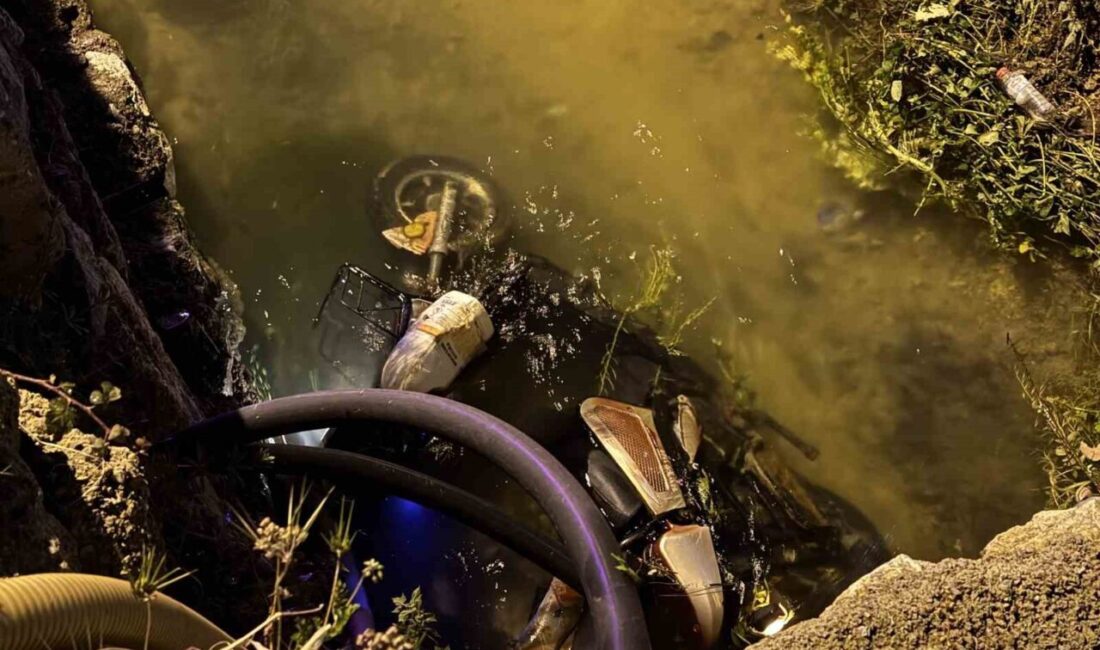 Bozyazı ilçesinde meydana gelen trafik kazasında, otomobilin çarptığı elektrikli bisiklet