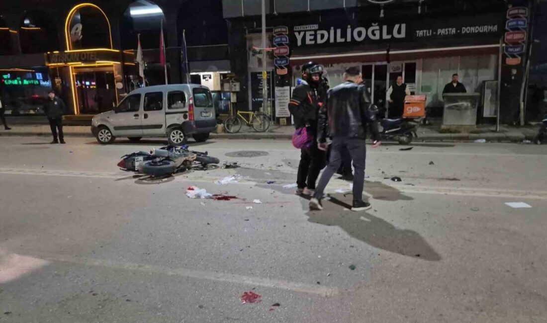 Eskişehir’de bir motosiklet sürücüsü, otomobil ile çarpıştıktan sonra ağır yaralandı
