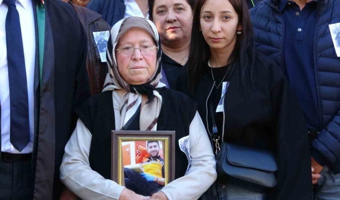 Antalya’da sigara isteyen gençler tarafından saldırıya uğrayarak çantası gasp edilen