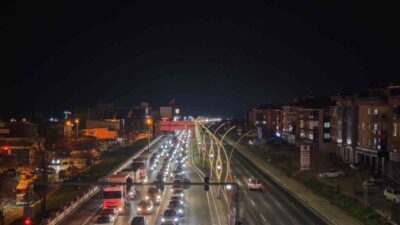 Polatlı ilçesinde bayram dönüşü nedeniyle yaşanan trafik yoğunluğu, bir dron