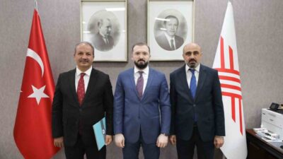 Sağlık-Sen’in lideri Mahmut Faruk Doğan ve Genel Başkan Yardımcısı Mustafa