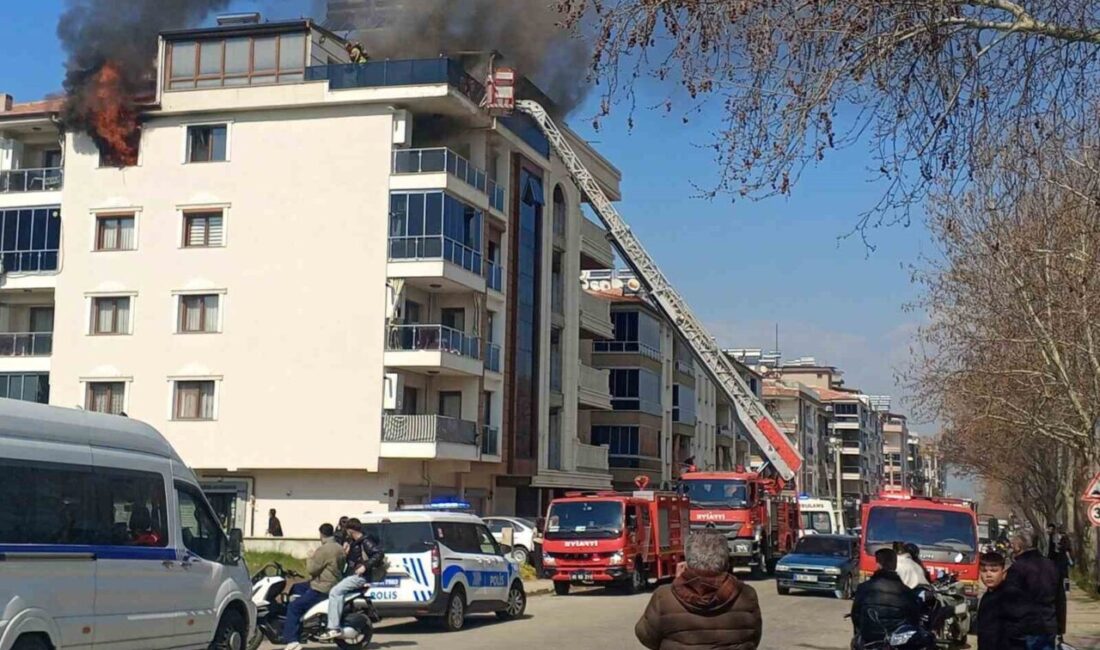 Manisa’nın Salihli ilçesinde bulunan dört katlı bir binanın en üst