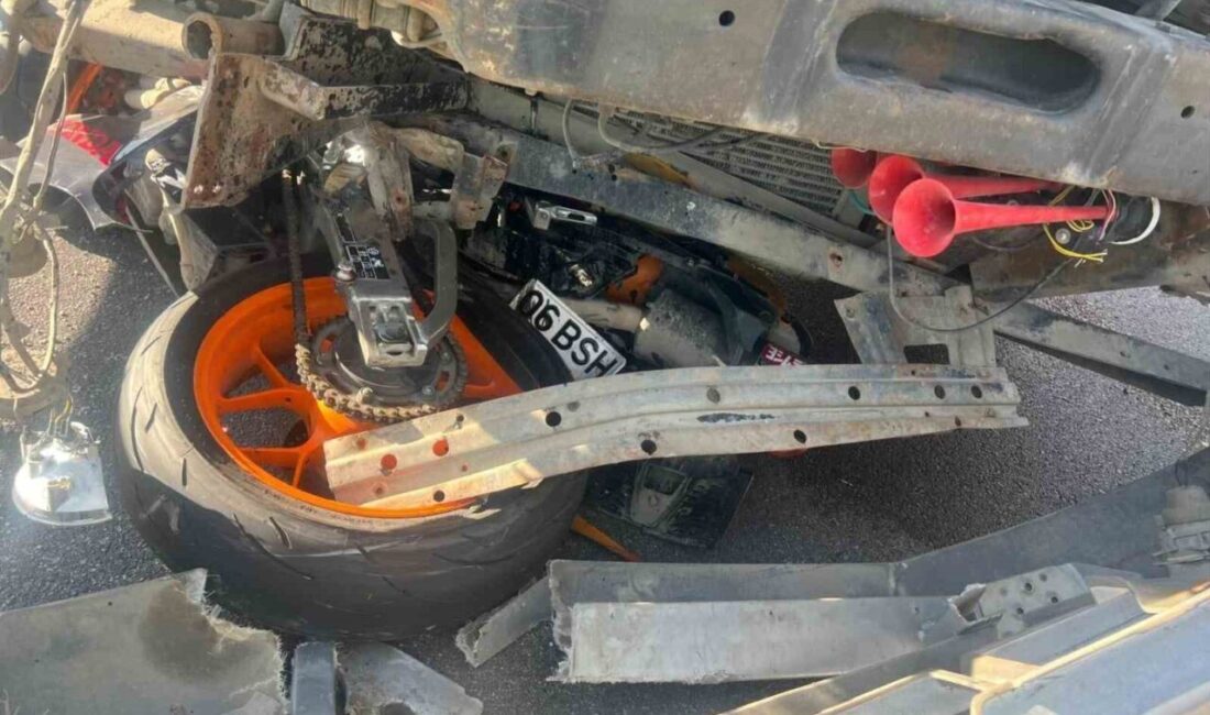 Samsun’un Ladik ilçesinde meydana gelen trafik kazasında, bir kamyon ile