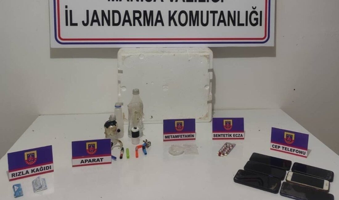 Manisa’nın Sarıgöl ilçesinde Jandarma ekipleri tarafından gerçekleştirilen operasyonda 10 gram