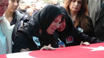 Katar’da eğitim sırasında yaşanan teknik arıza sonucu denize düşen helikopterde