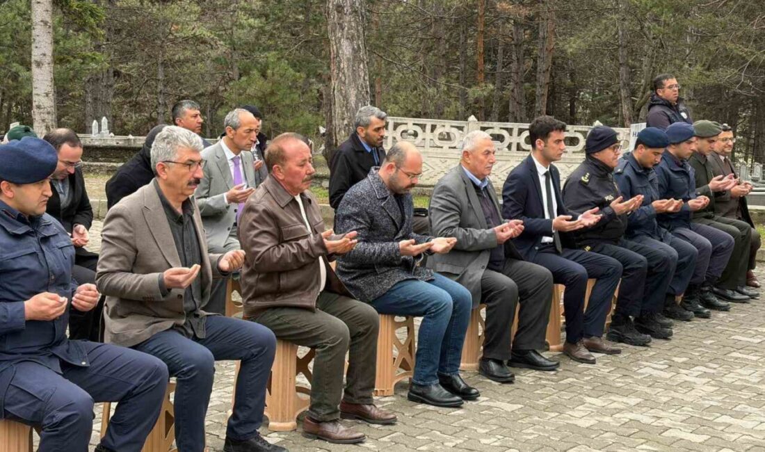 Manisa’da 1998 yılında vefat eden Hava Pilot Teğmen Yavuz Eracar,