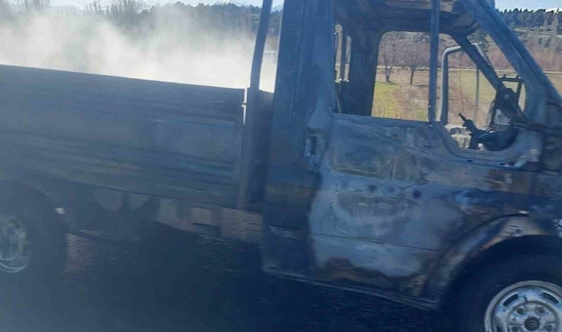 Beyşehir ilçesinde seyir halindeki bir kamyonet, Beyşehir-Antalya Kara yolu üzerinde