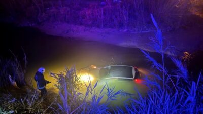 Manavgat ilçesinde meydana gelen bir trafik kazasında sürücü yaralandı. Kaza,