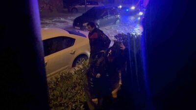 Hatay ilinde şiddetli yağışlar sonucu meydana gelen sel, araçları göle