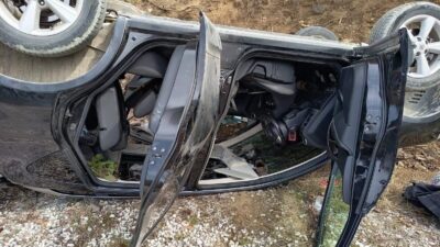 Sinop’un Durağan ilçesinde meydana gelen trafik kazasında otomobilin takla atması