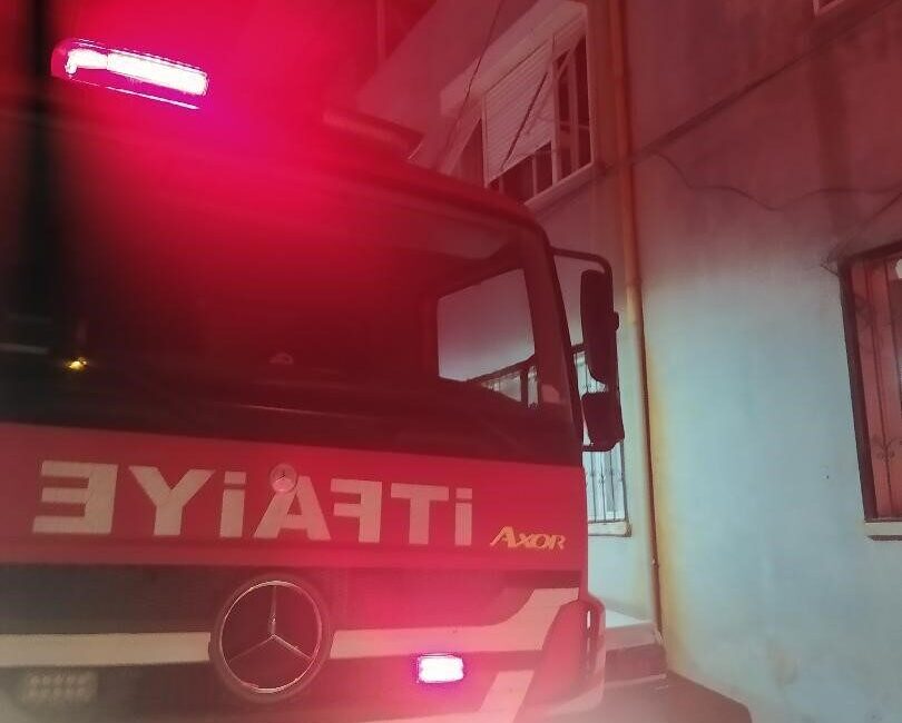 Söke ilçesinde, gece geç saatlerde bir evde çıkan mutfak yangını,