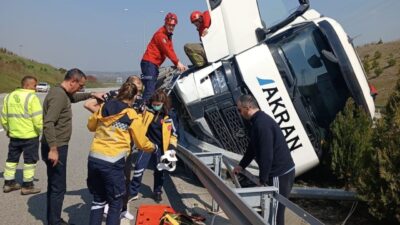 Balıkesir’in Susurluk ilçesinde meydana gelen tek taraflı trafik kazasında sıkışan