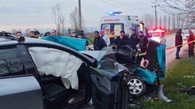 Sakarya’nın Akyazı ilçesinde iftar vakti meydana gelen bir trafik kazasında,