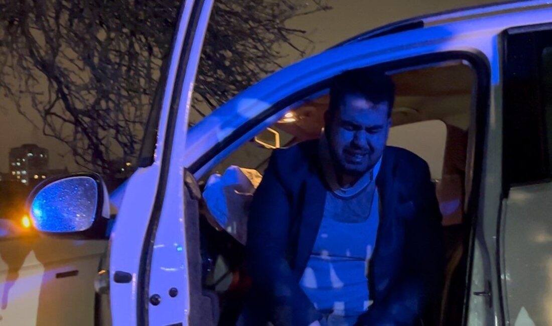 Tekirdağ’ın Çorlu ilçesinde bir tarlaya giren ve kontrolü kaybederek ağaca