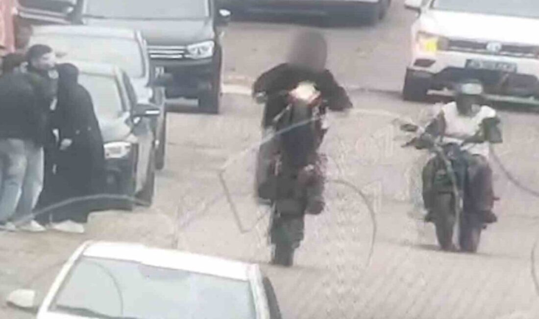 Cide ilçesinde tek teker üzerinde motosiklet kullanan ve plakasında bantla
