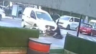 Çorlu ilçesinde, Kazımiye Mahallesi Salih Omurtak Caddesi’nde otomobil ile çarpışan
