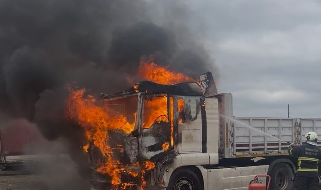 Tekirdağ’da bulunan Çorlu ilçesinde, Yulaflı Caddesi’nde park halindeki bir tır