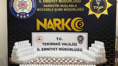 Çorlu ilçesindeki bir operasyonda, narkotik ekipleri bir şüpheliyi tutuklarken, zula