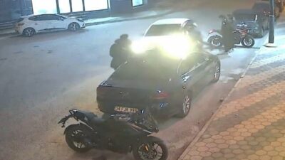 Afyonkarahisar’da meydana gelen trafik kazasında, kontrolden çıkan bir otomobil yol