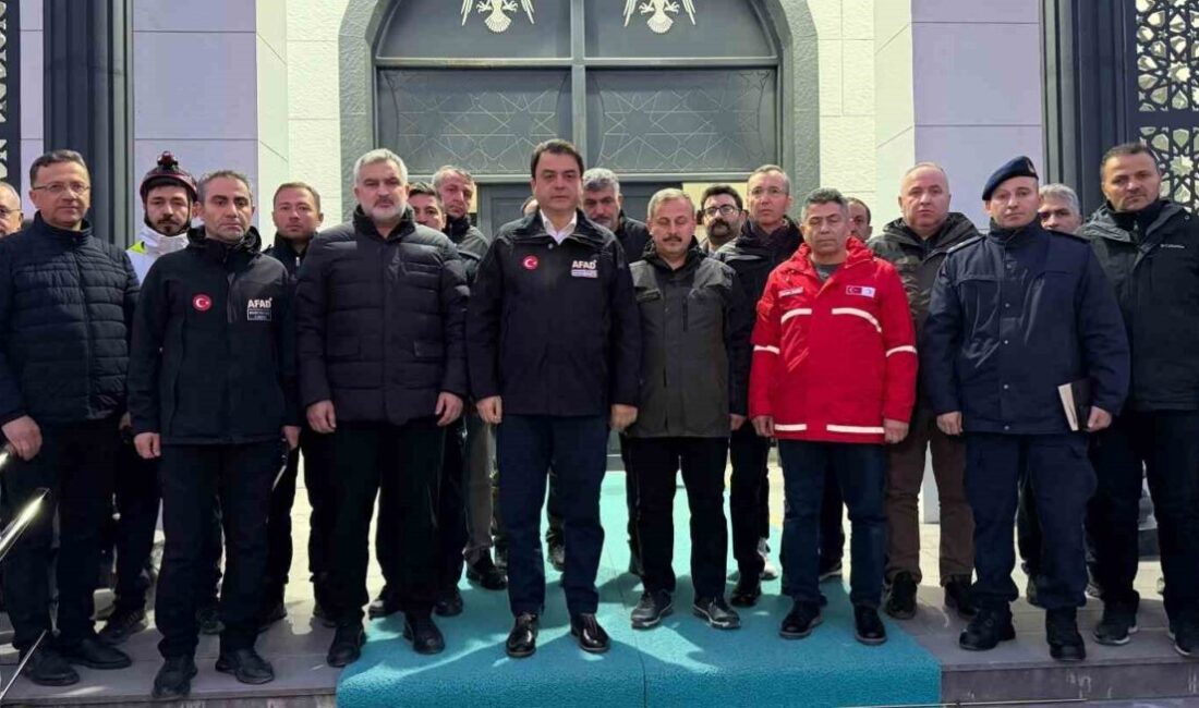 Tokat ilinde meydana gelen 5,5 büyüklüğündeki depremin ardından Niksar ilçesinde
