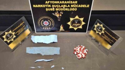 Afyonkarahisar’da gerçekleştirilen polis operasyonunda, uyuşturucu satıcıları olarak bilinen torbacılara yönelik