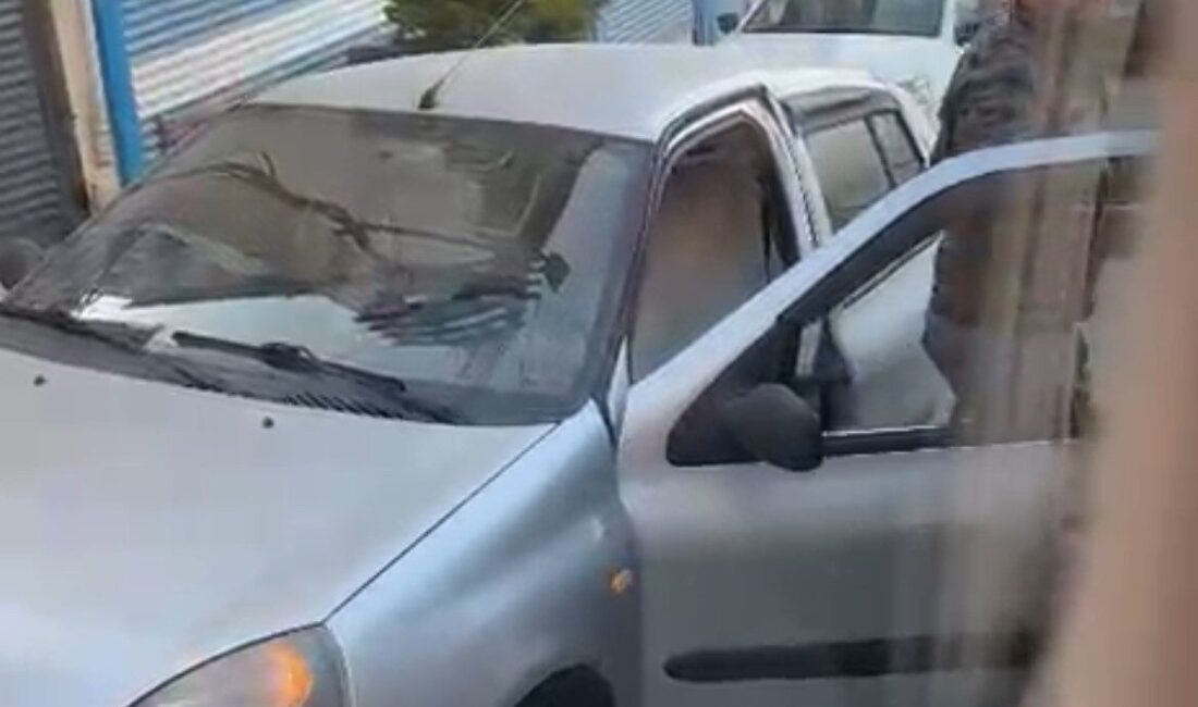 Bornova ilçesinde, trafikte diğer bir sürücüyle yaşadığı tartışma sonrasında aracından