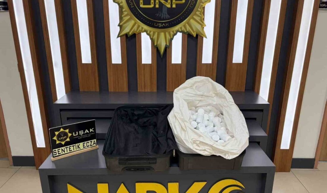 Uşak’ta gerçekleştirilen uyuşturucu operasyonlarında yakalanan 3 şüpheli, mahkeme tarafından tutuklanarak